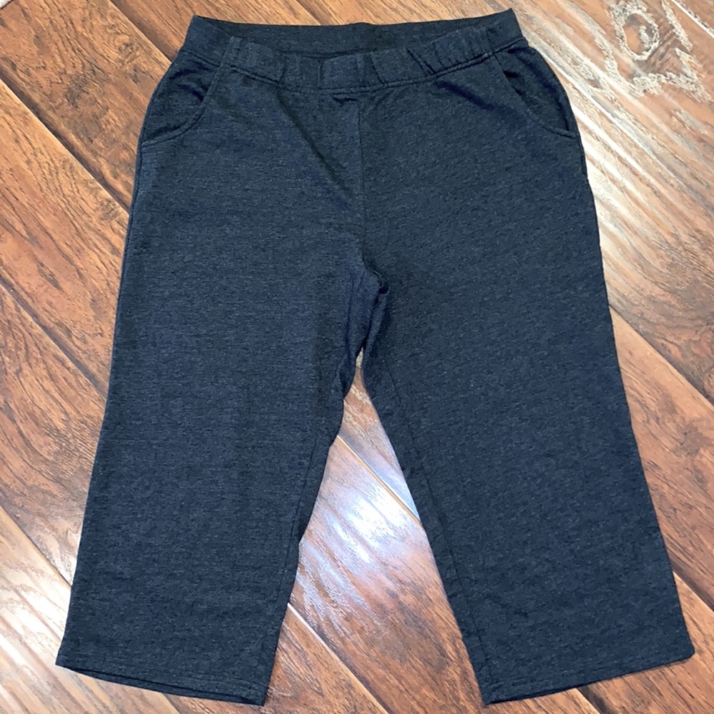 Dark grey capris